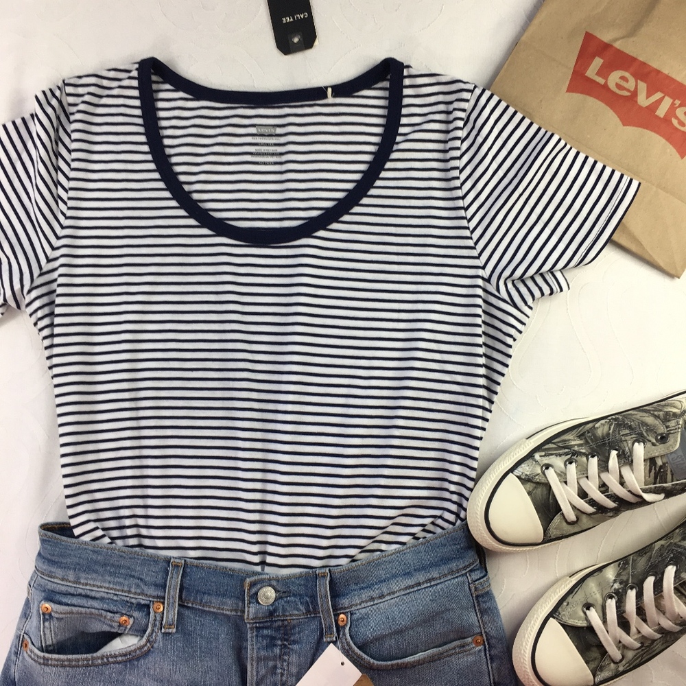 levis Cali Tee Shirt NEW XL